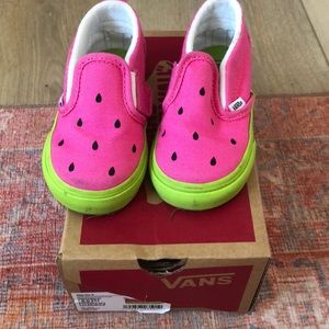 Toddler watermelon converse SIZE 6